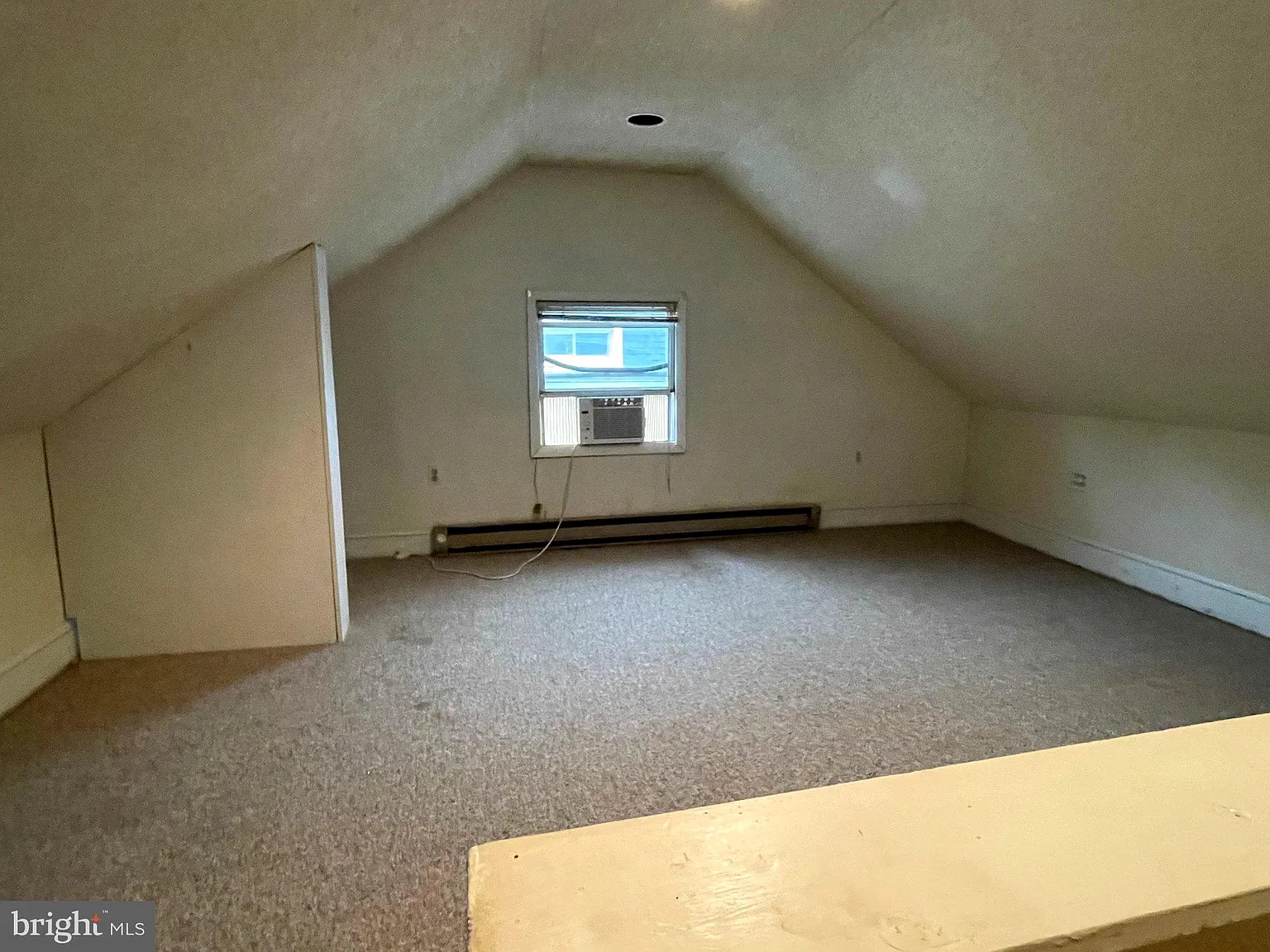 3 bed, 1.0 bath, 1168 sqft, $2,653 — Photo 4