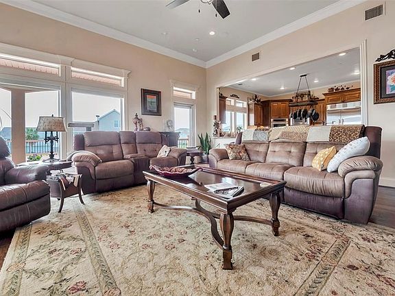 5th image of 1315 Leilani Dr
