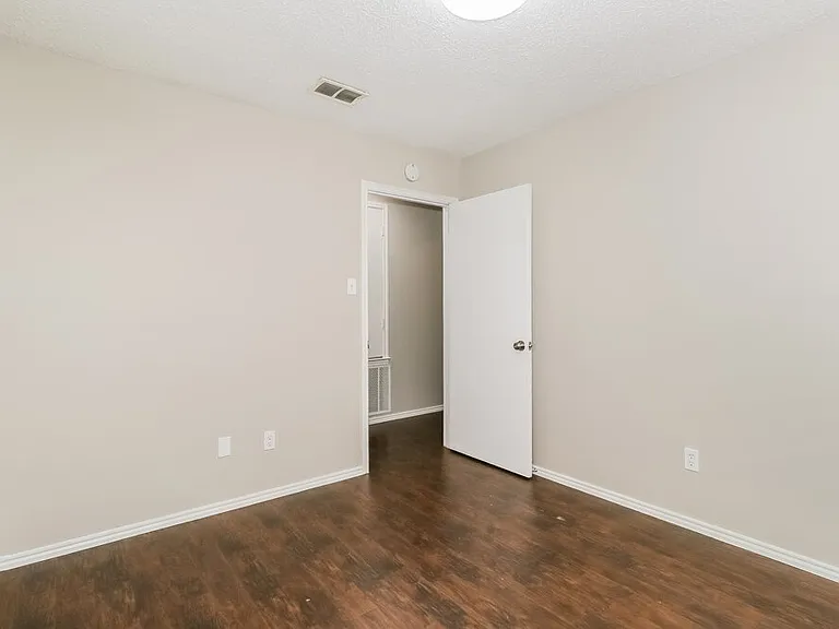 606 Clearwater Trl — Photo 14
