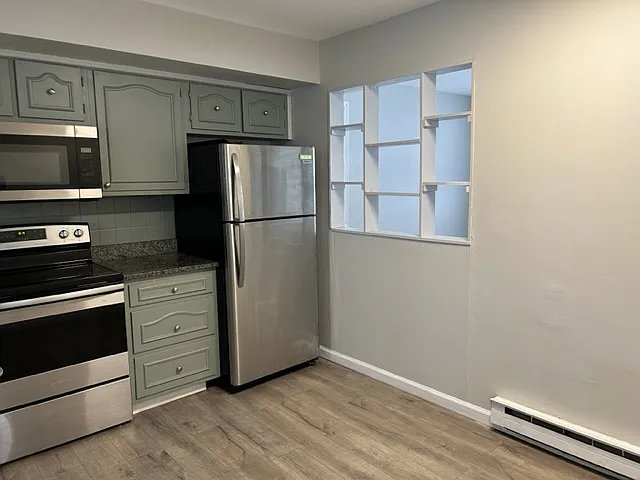 3 bed, 1430 sqft, $1,600 — Photo 3