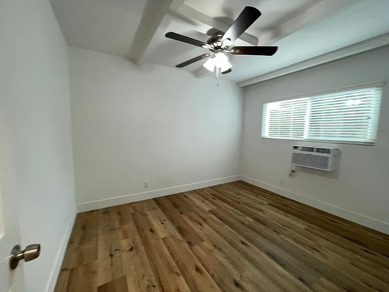 14410 Valerio St — Photo 22