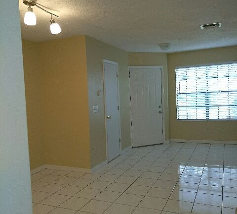 5th image of 2944 Lowell Ct