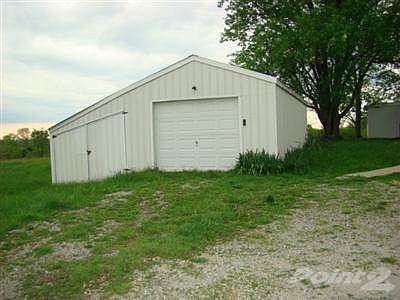 5th image of 1325 Lucas Ln