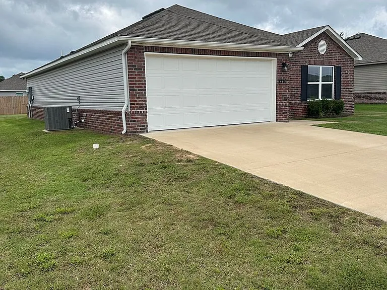 3216 E Jacob Ln — Photo 8
