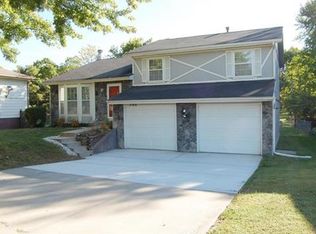 702 N 20th St, Leavenworth, KS 66048