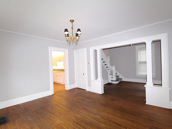 5th image of 526 N Rockton Ave