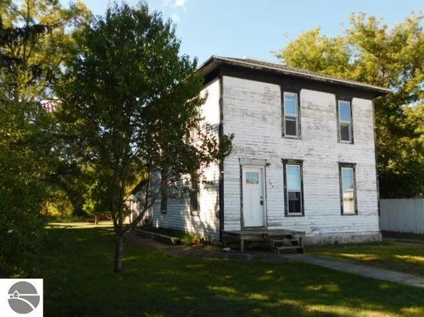 208 Elsie St, Kalkaska, MI 49646