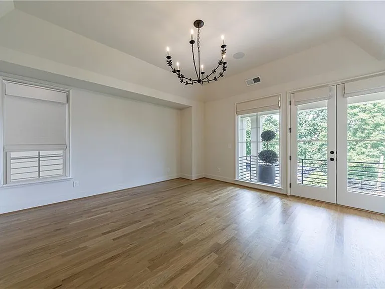 81 Delmont Dr NE — Photo 35