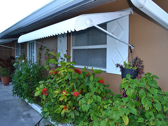 2nd image of 436 SE Parkway Dr