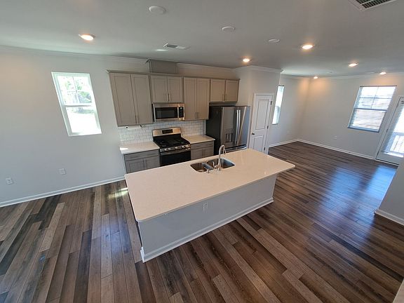 5th image of 2728 Chert Ln