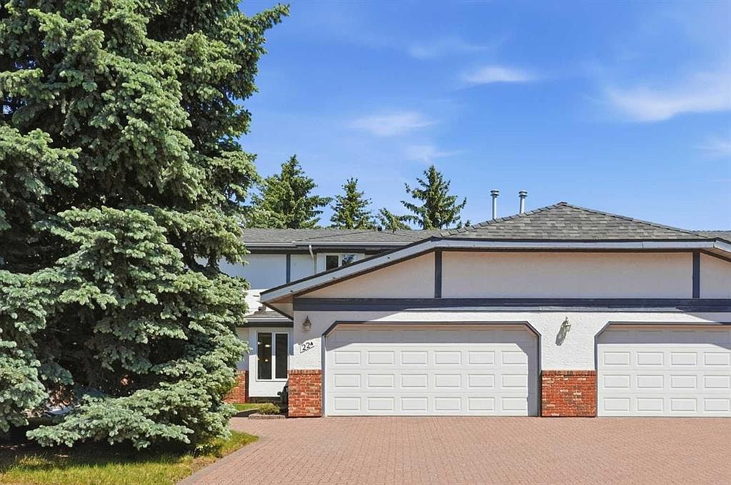 22 A W Woodmeadow Close SW