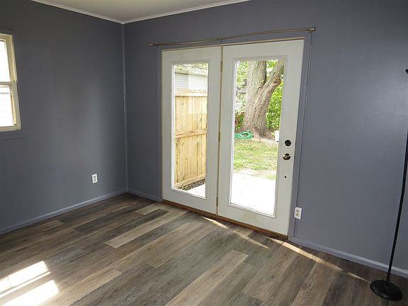 5th image of 915 S 12th St