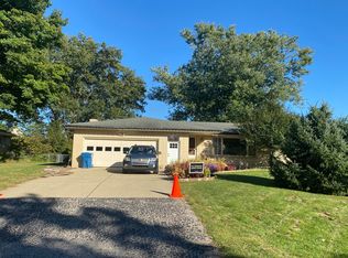 5843 Ponderosa Dr, Stevensville, MI 49127