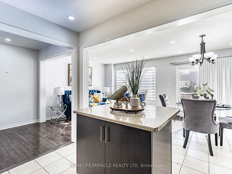 229 Remembrance Rd — Photo 13