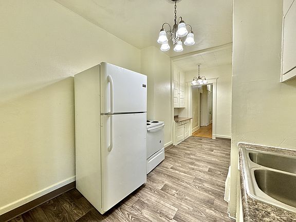 3rd image of 255 S Jackson St APT 3