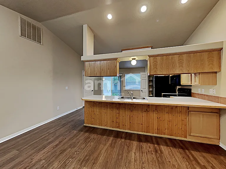 1205 Gold Creek Dr — Photo 6