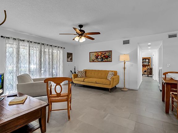 4th image of 5749 Gardens Dr #5749