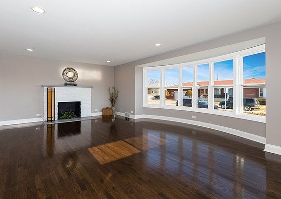 3rd image of 8158 S Sacramento Ave