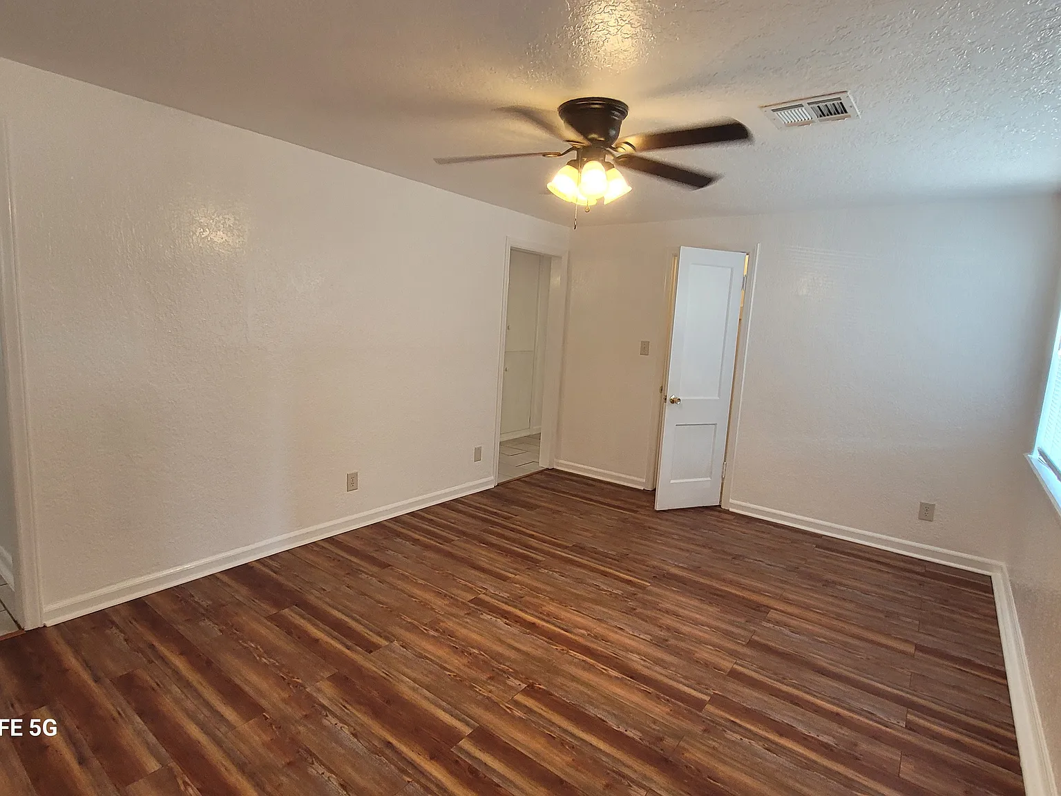3 bed, 1000 sqft, $1,200 — Photo 3