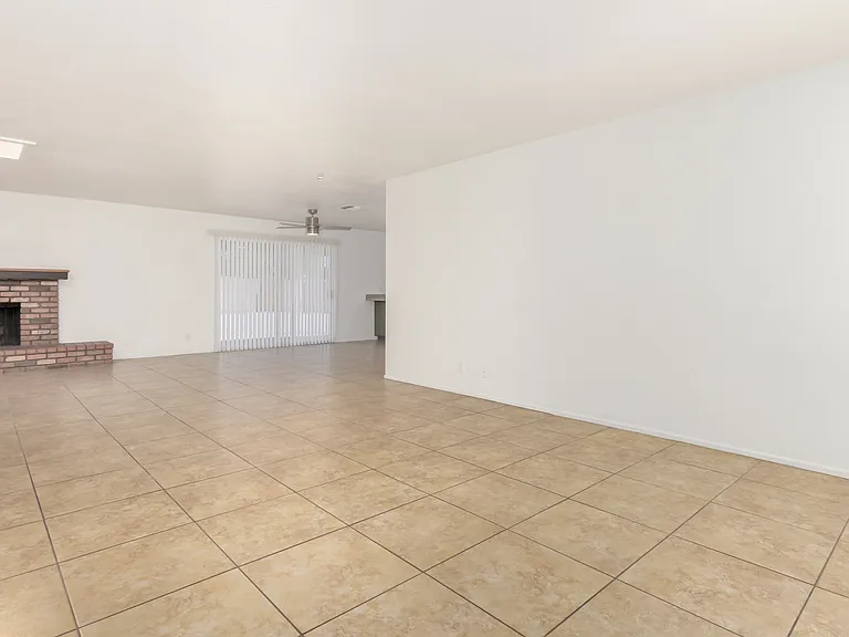 2324 E Palmcroft Dr — Photo 5