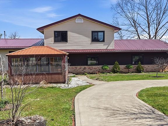 3rd image of 809 S Lexington Springmill Rd