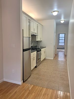 3rd image of 1728 Amsterdam Ave #3AA