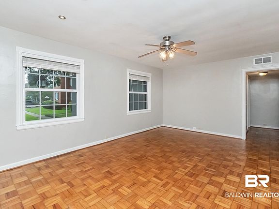 3rd image of 214 Upham St Unit 8B