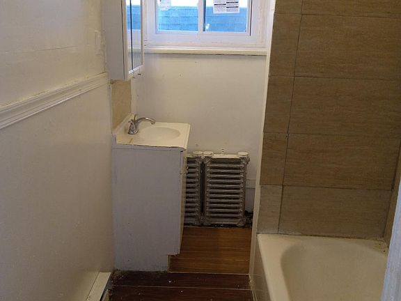 4th image of 3339 N 16th St #3