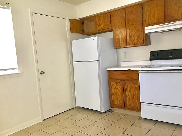 5828 Valley Dr — Photo 13