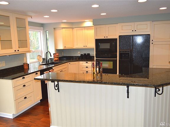 4th image of 4202 Foxhall Dr NE