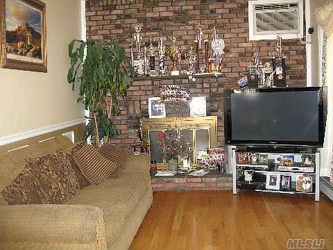 2nd image of 2619 Clarendon Ave