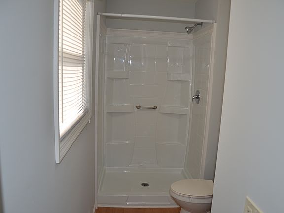 3rd image of 33 San Carlos St