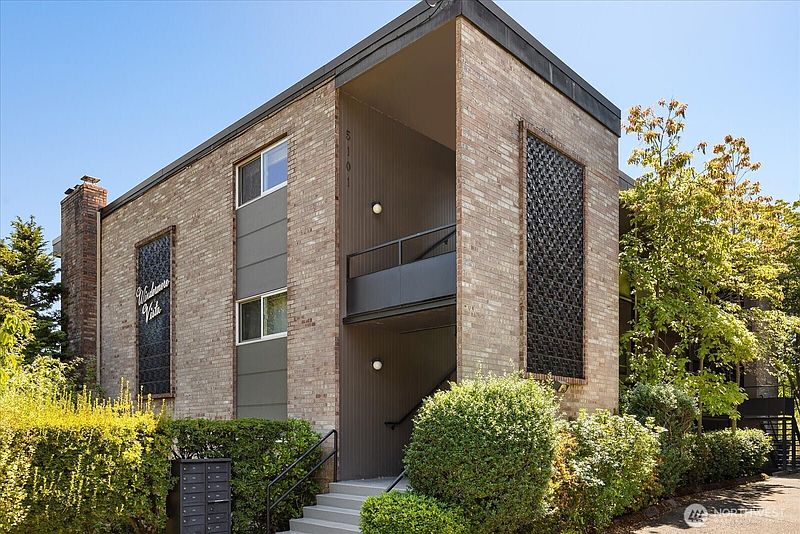 2nd image of 5101 NE 55th Street #103