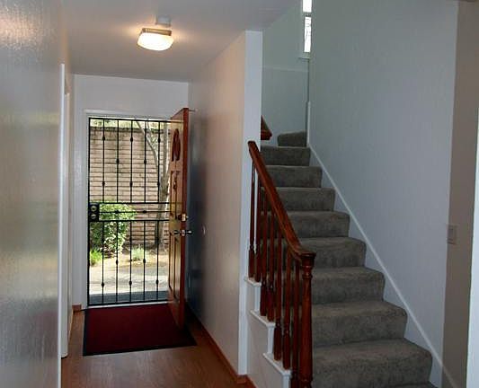 4th image of 5307 Sonoma Dr #1