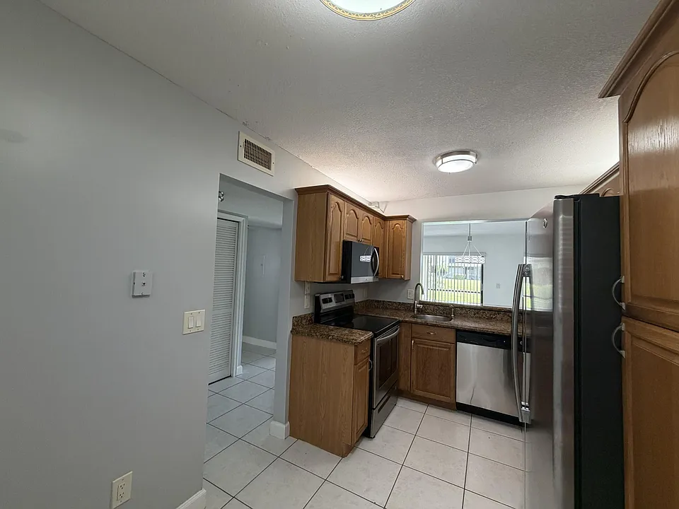 23398 Lyons Rd #304