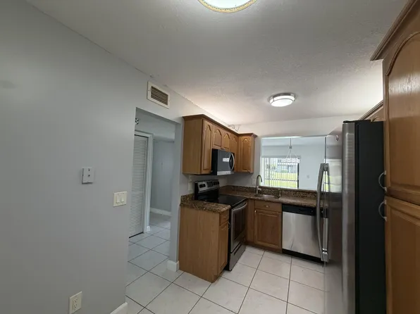 23398 Lyons Rd Unit 304, Boca Raton, FL 33428