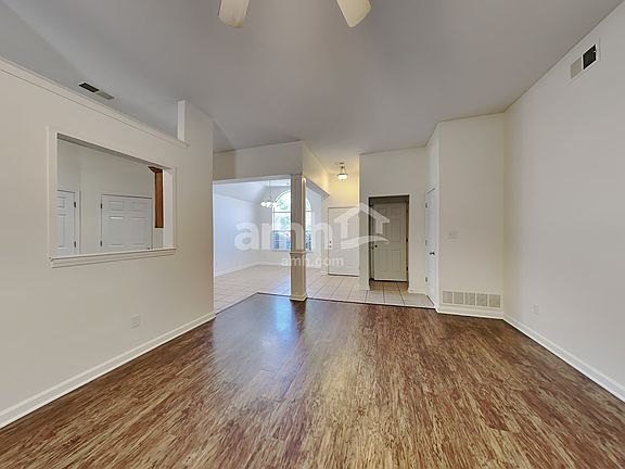 3rd image of 7068 Crepe Myrtle Dr