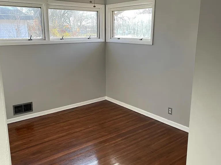 Bedroom #1