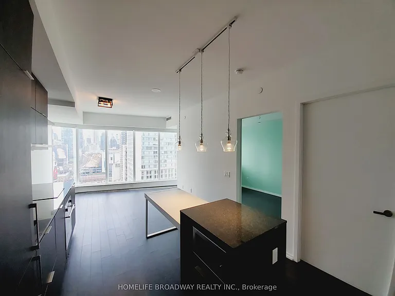 197 Yonge St #1714 — Photo 6