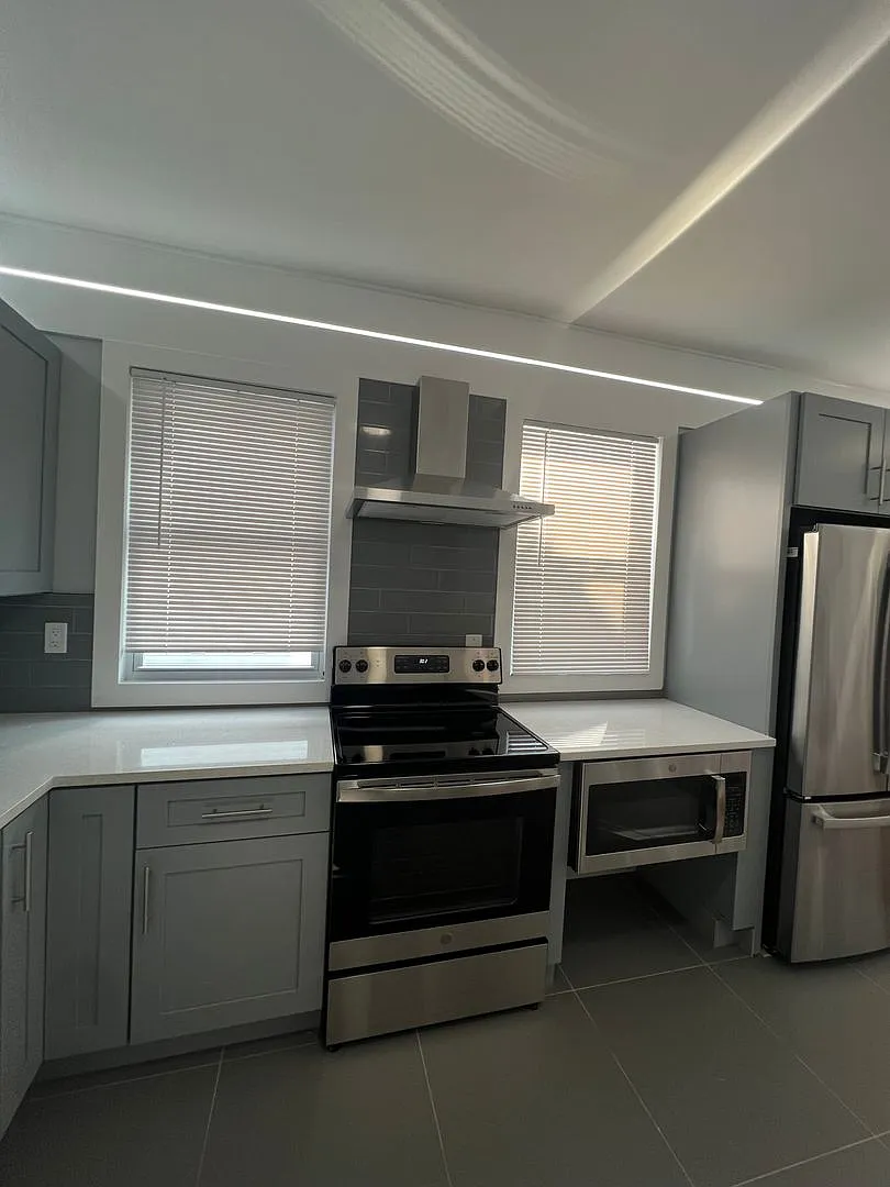 97 Sheffield Ave — Photo 2