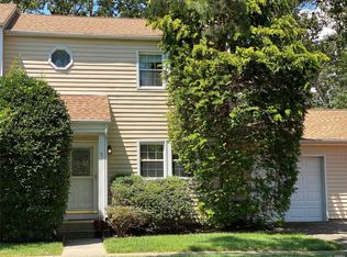 5 Taylor Cmns, Yaphank, NY 11980