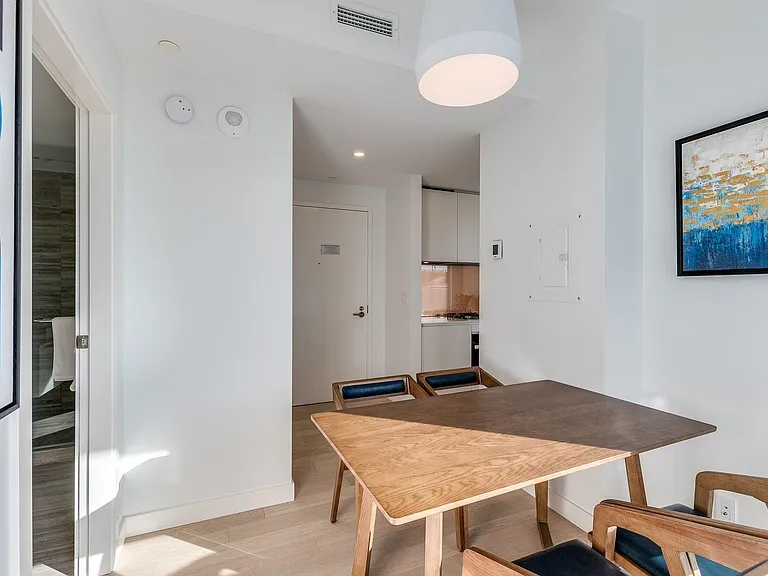 1480 Howe St #1603 — Photo 7