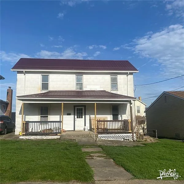 224 Center Ave photo 1