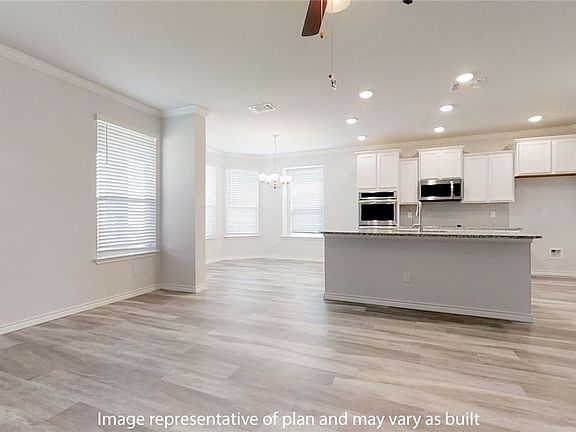 5th image of 5105 Othello Dr