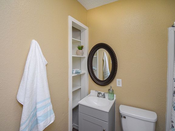 5th image of 1811 Lawndale Ave #3