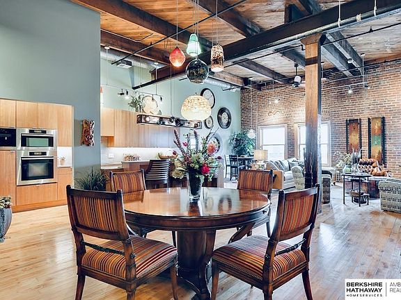 4th image of 105 S 9th St #Penthouse 806