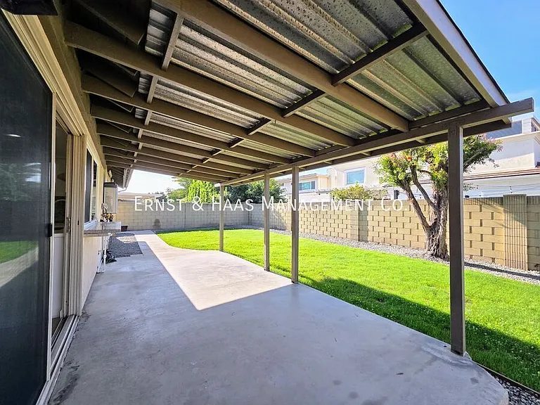 13118 Carolyn St — Photo 26
