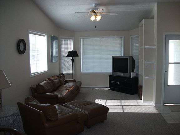 5th image of 2722 Fox Ct