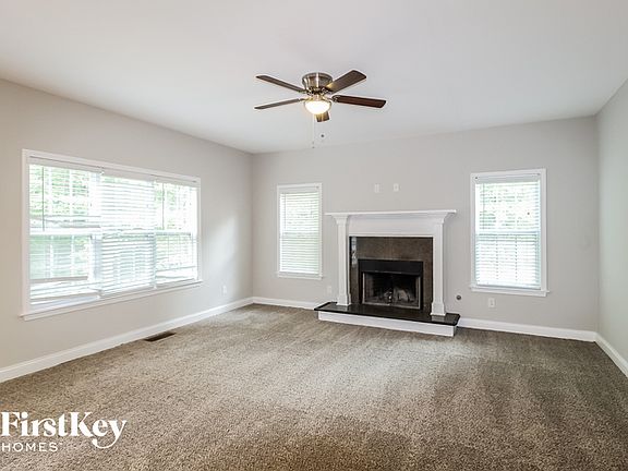 3rd image of 920 Park Place Dr