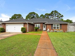 1943 Melissa Oaks Dr, Gulf Breeze, FL 32563